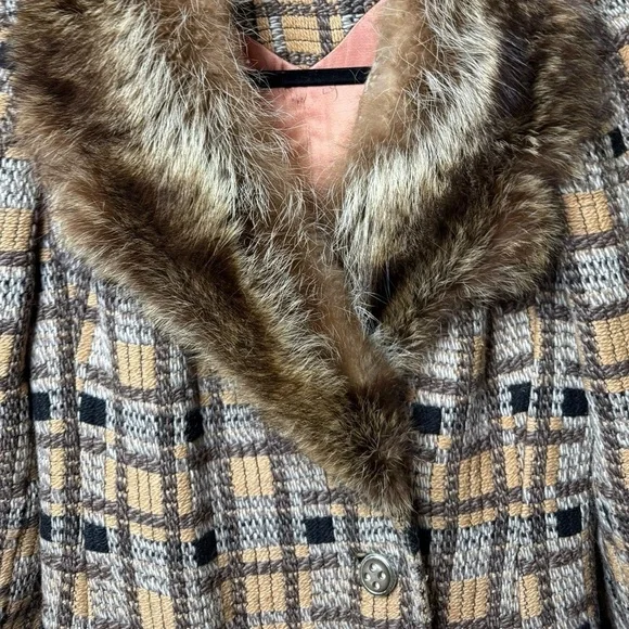 Vintage Tweed and Raccoon, Penny Lane fur coat, medium - Picture 8 of 10